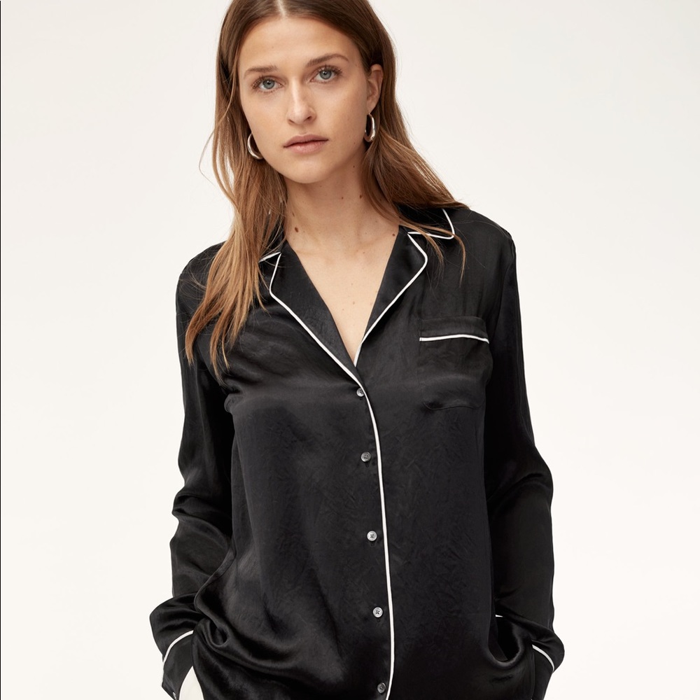 Aritzia Wilfred Venturi shirt.